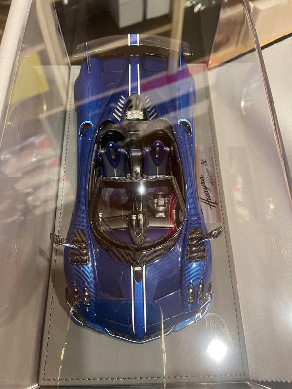Pagani Huayra Roadster - Dark Blue Carbon